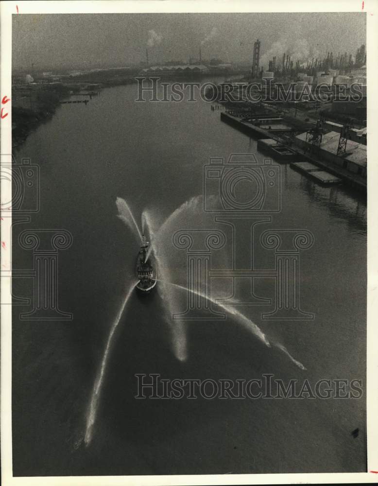 1979 Press Photo Houston Port Authority fireboat the Capt. Croty - hcx46808 - Historic Images