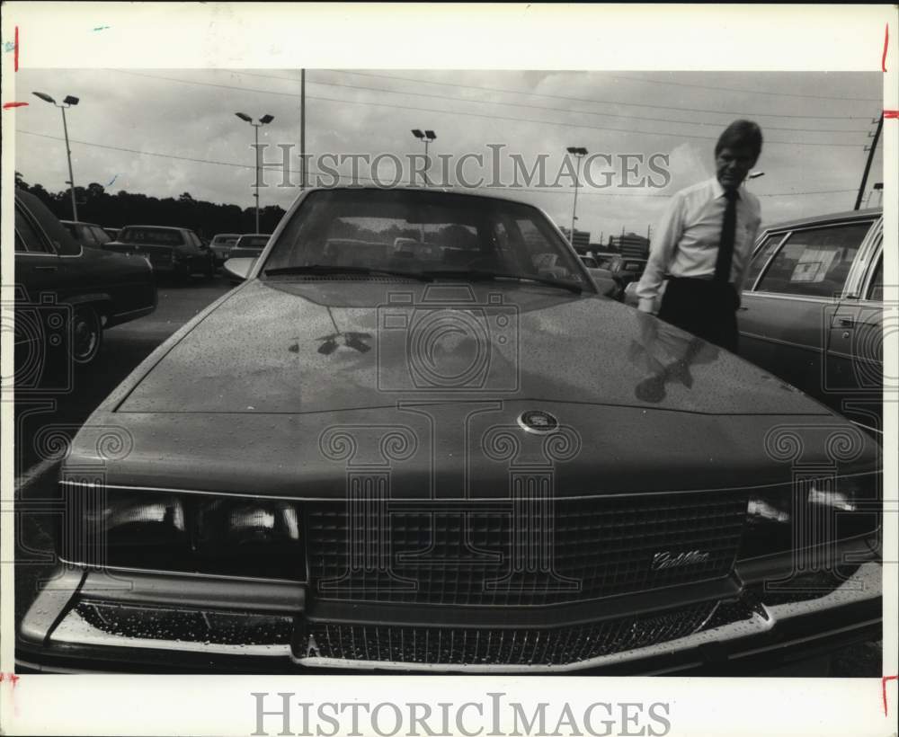 1986 Press Photo Charles Steele of Houston with &quot;Firemist&quot; Cadillac Cimarron - Historic Images