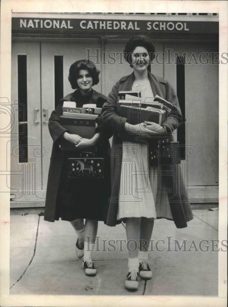 1960 Press Photo Lynda Bird and Lucy Baines Johnson, daughters of Lyndon Johnson- Historic Images