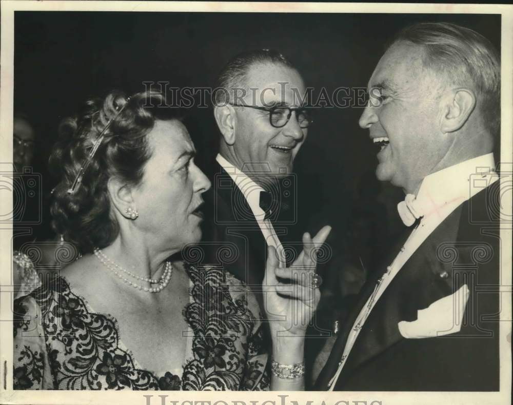 1959 Press Photo Mrs. Stuart Symington with husband Stuart and Lyndon Johnson- Historic Images