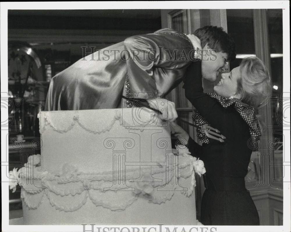 1986 Press Photo Georgette Mosbacher and George Paulsin at Birthday Party- Historic Images