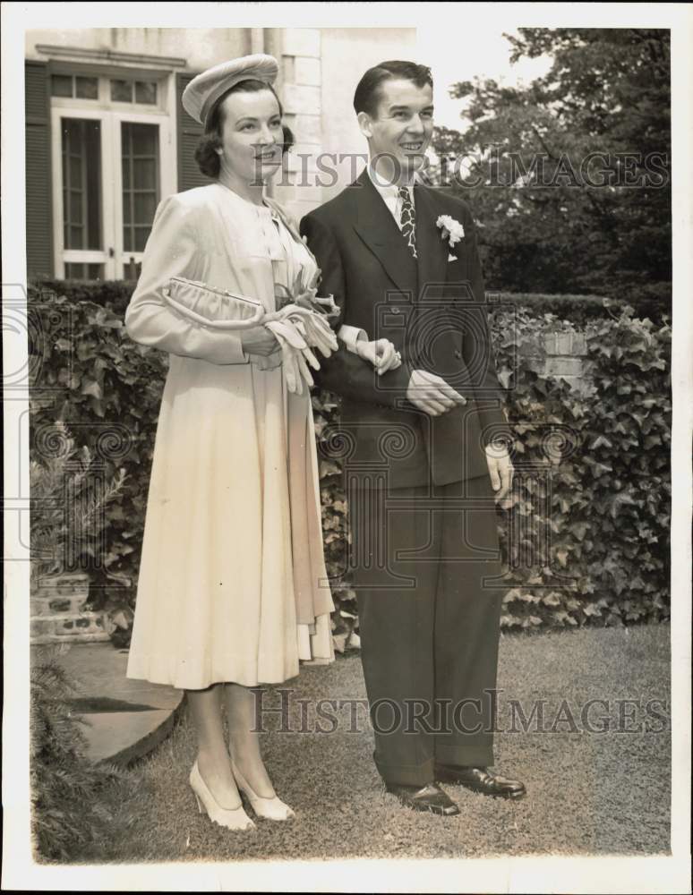 1938 Press Photo Alfred Gwynne Vanderbilt and Manuela Hudson at Wedding- Historic Images