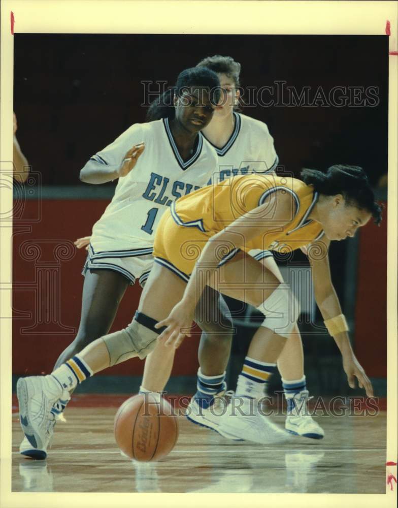 1988 Press Photo LaSonya Conley loses ball during girls&#39; basketball game.- Historic Images