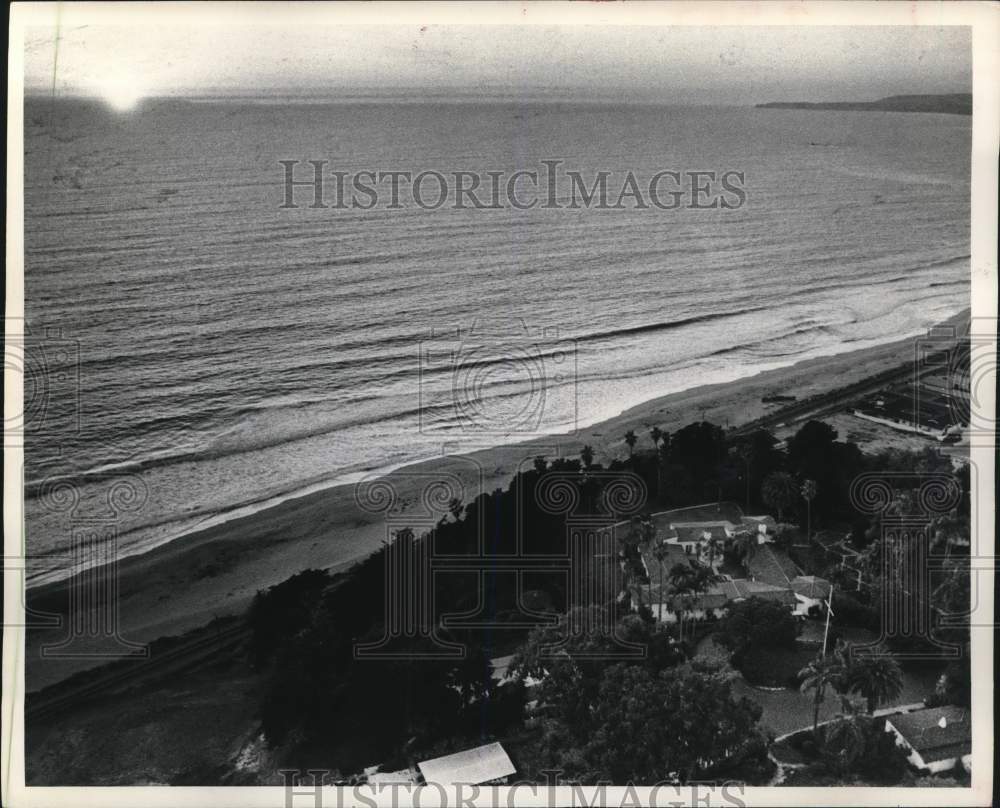 1975 Press Photo Aerial view of Richard Nixon&#39;s home in San Clemente. - Historic Images