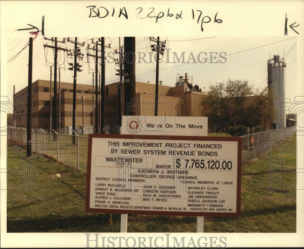 1991 Press Photo Sign posted at Lawndale wastewater building, TX - hpa23670 - Historic Images