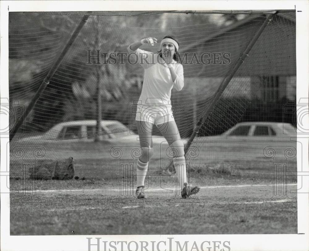 1978 Press Photo Soccer Player Kathy Parker Defends Goal, Texas - hpa26111 - Historic Images