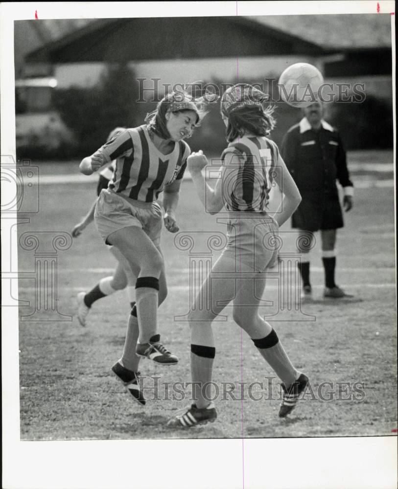 1978 Press Photo Women Soccer Players on the Field, Texas - hpa26807- Historic Images