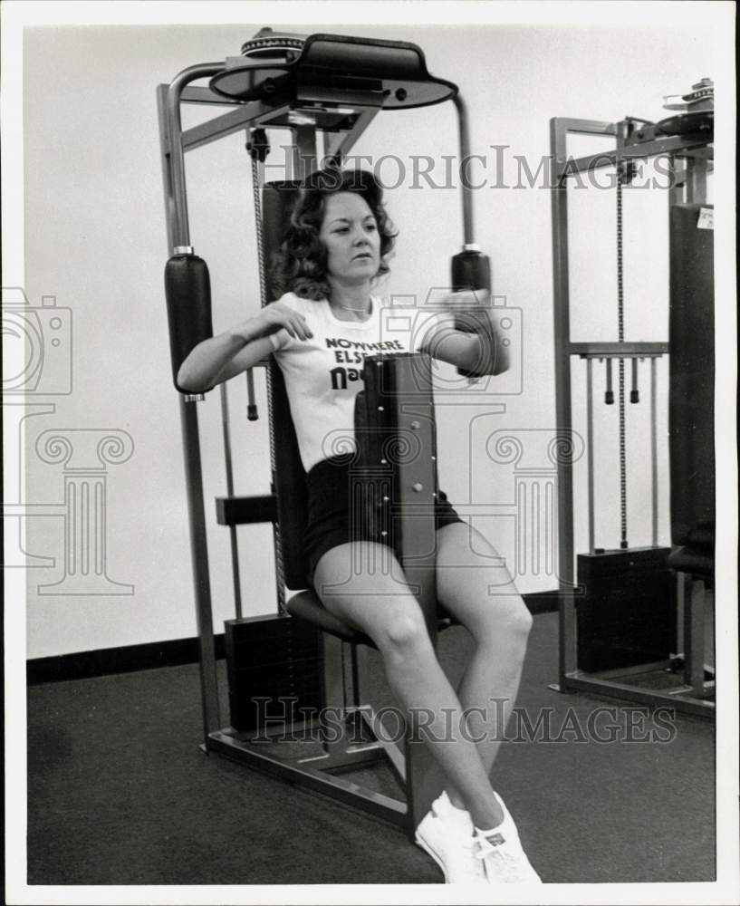 1978 Press Photo Woman uses exercise equipment. - hpa27687