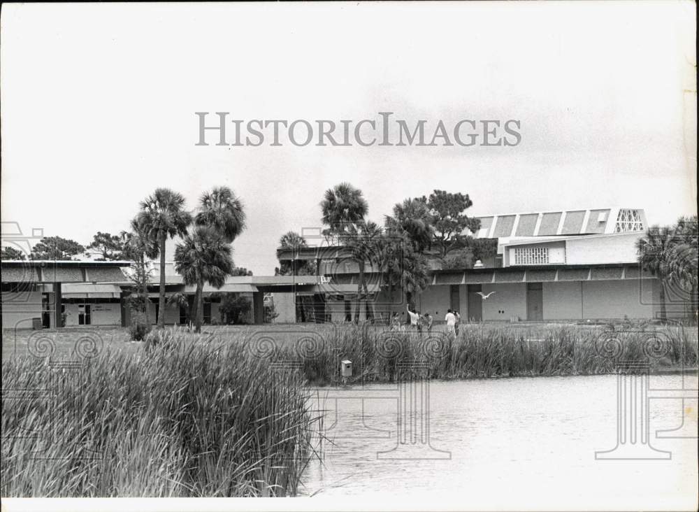 1971 Press Photo Campus of Florida Presbyterian College overlooks Boca Ciega Bay- Historic Images