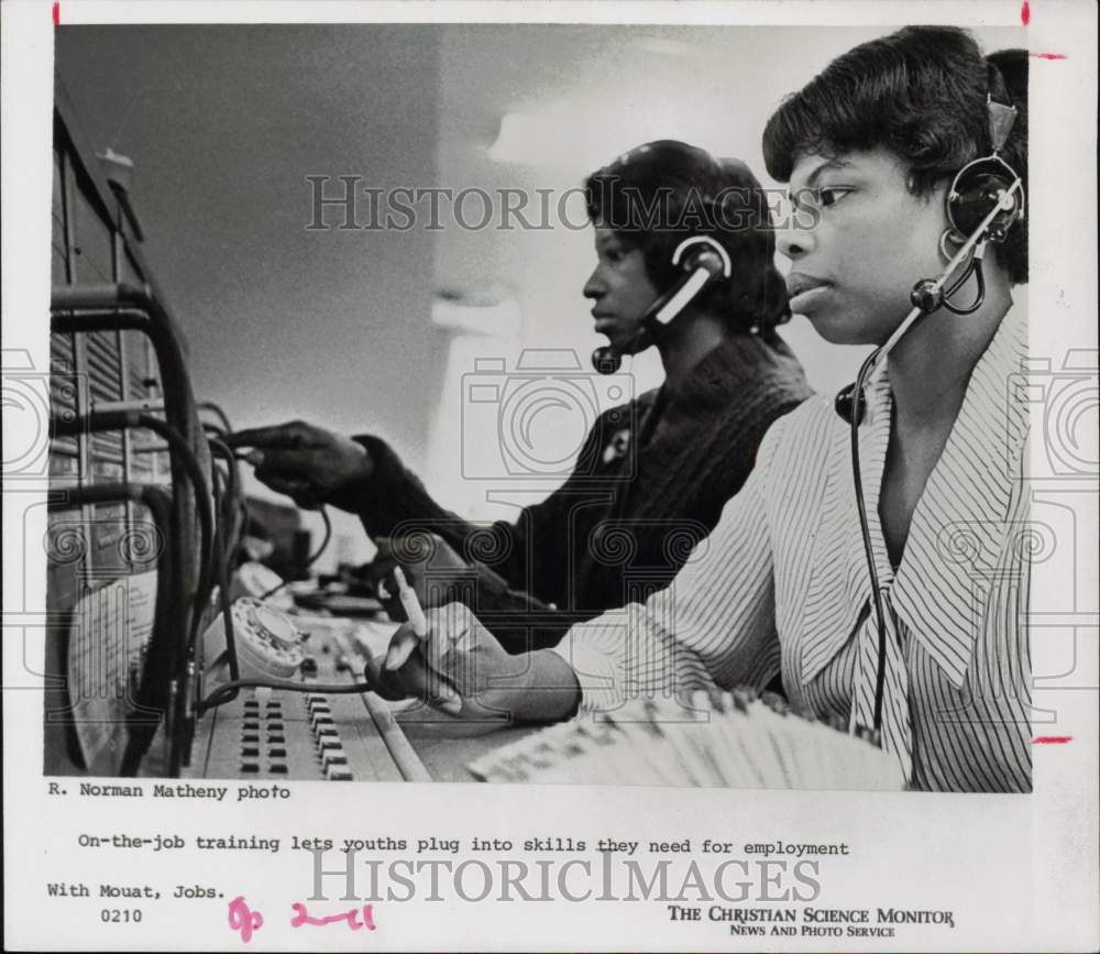 1981 Press Photo On-the-job training for telephone operators. - hpa34782 - Historic Images