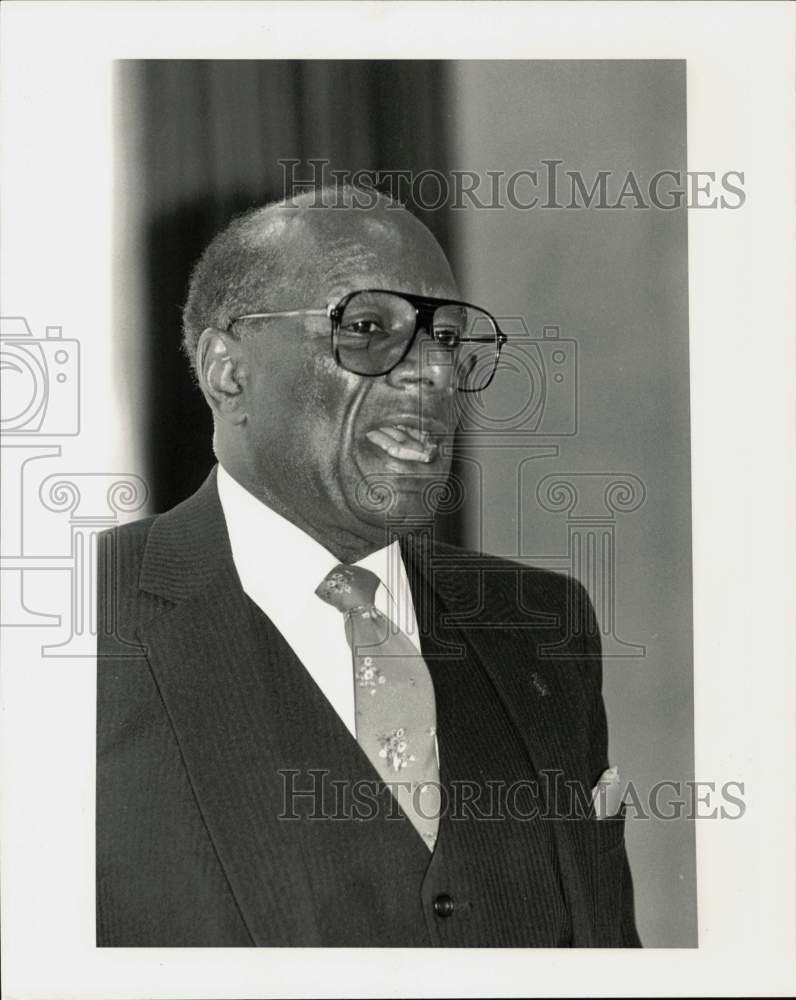 1984 Press Photo Rev. C. Anderson Davis Speaks to Committee for Public Awareness- Historic Images