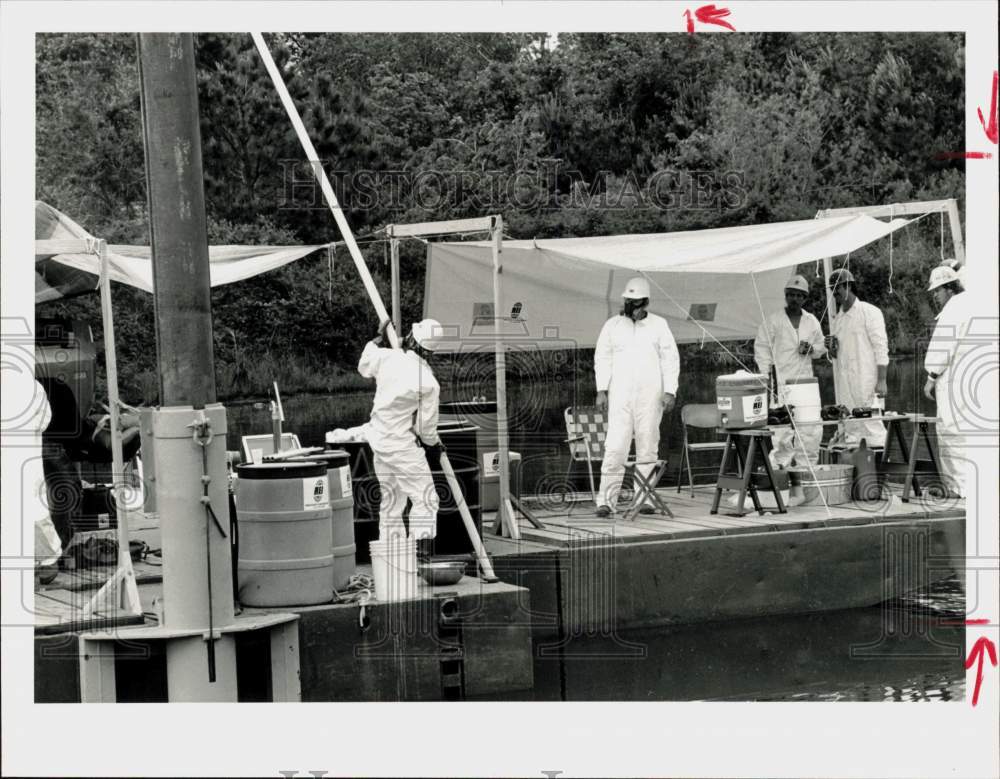 1985 Press Photo Men Take Samples at Pond for Hazardous Waste, Texas - hpa45835 - Historic Images