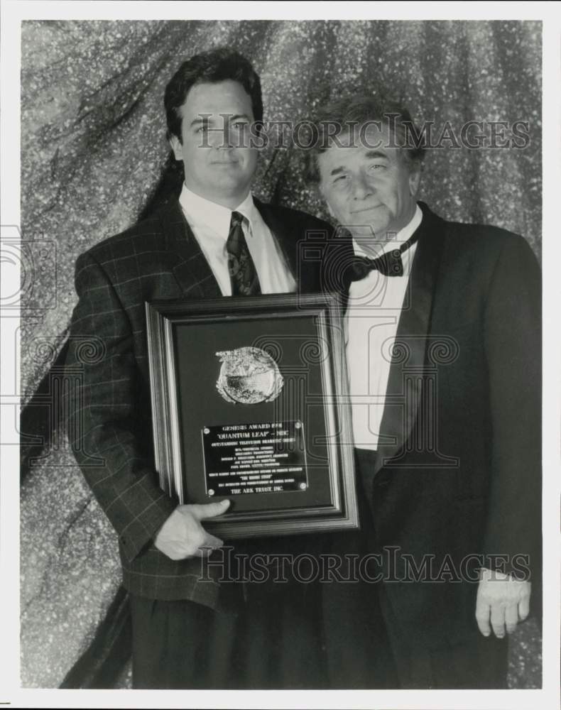 Press Photo Paul Brown, TV Producer, Honored by Peter Falk with Genesis Award- Historic Images