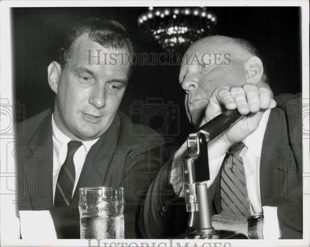 1958 Press Photo Edward Bennett Williams advises Dave Beck at trial. - hpa57176- Historic Images