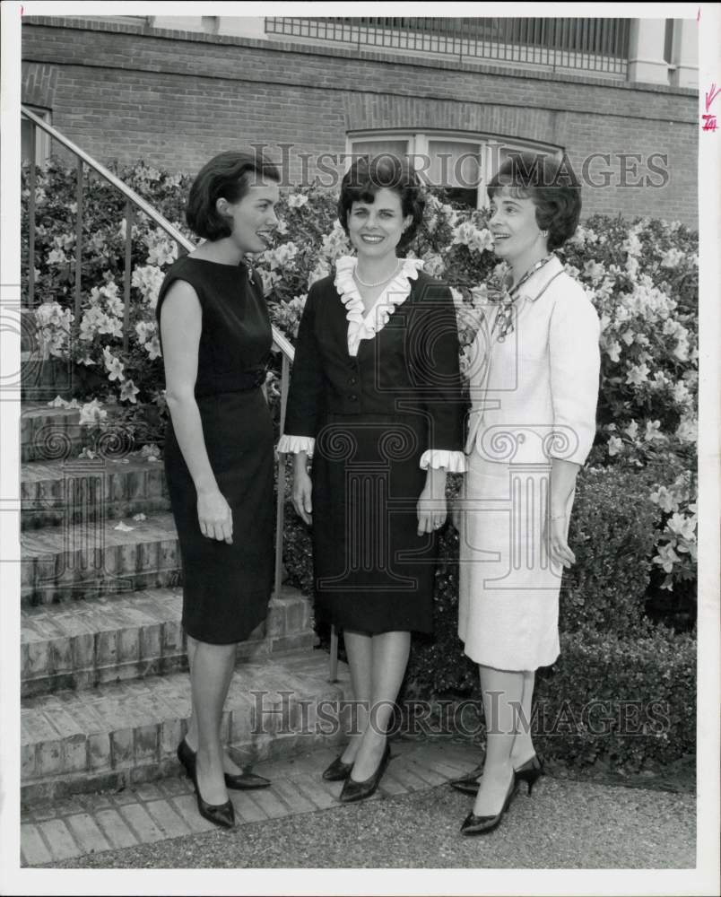 1965 Press Photo Houston Country Club members meet to discuss style show, Texas.- Historic Images