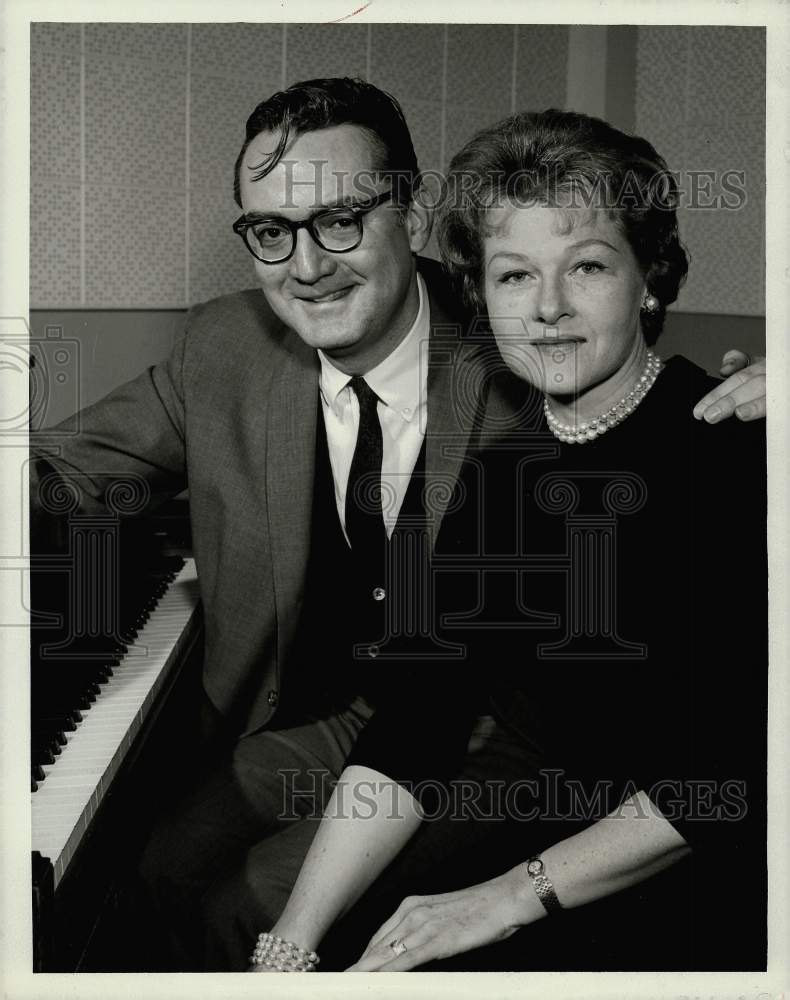 1960 Press Photo Jo Stafford, singer, poses with TV host Steve Allen.- Historic Images