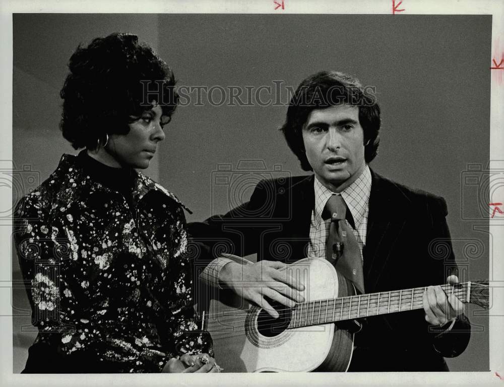 1973 Press Photo David Steinberg guest stars for &quot;Tonight Show&quot; on Channel 2.- Historic Images