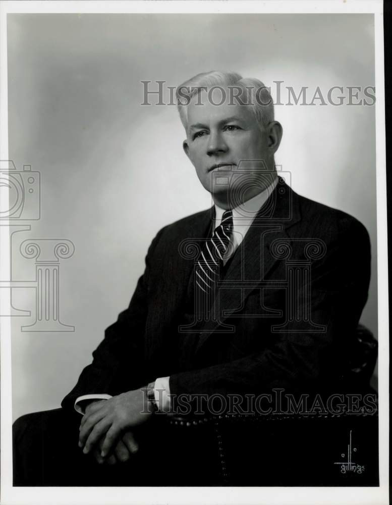 1948 Press Photo Vice President Edwin D. Cumming of Shell Oil Company in Houston- Historic Images