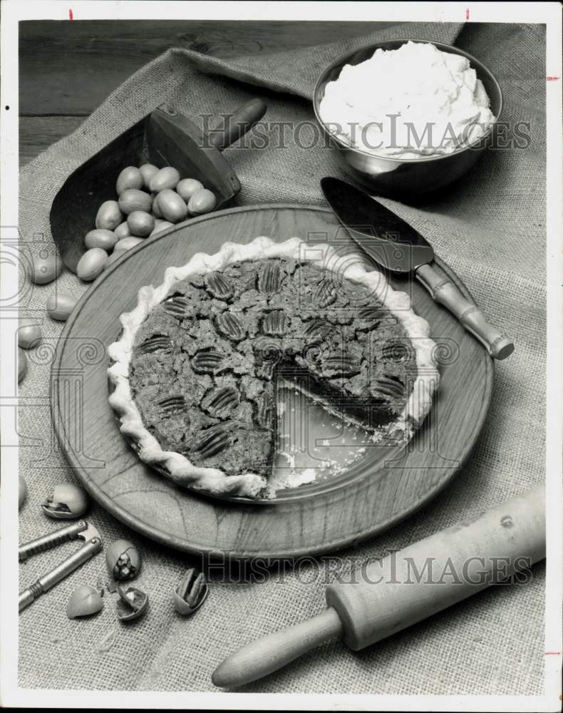 1975 Press Photo Fudge Pecan Pie - hpa68982- Historic Images
