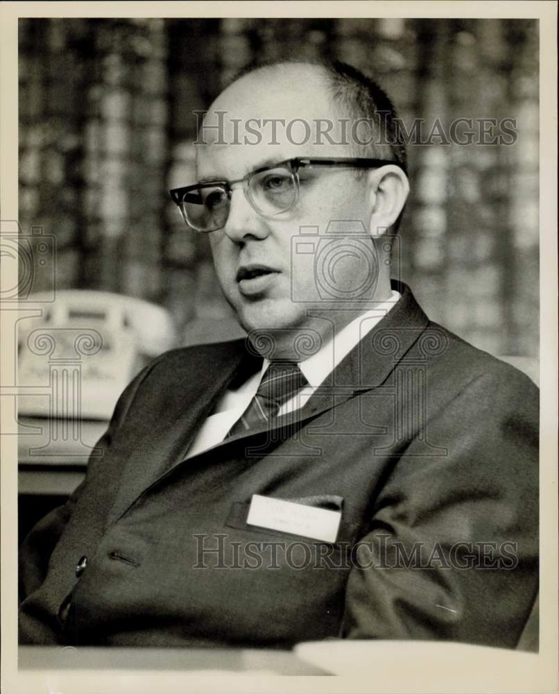1968 Press Photo Earl G. Skogman, Administrator, Memorial Baptist Hospital, TX- Historic Images