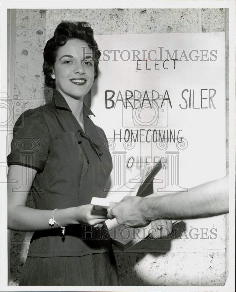 1956 Press Photo Barbara Siler, Univ. of Houston homecoming queen finalist, TX- Historic Images