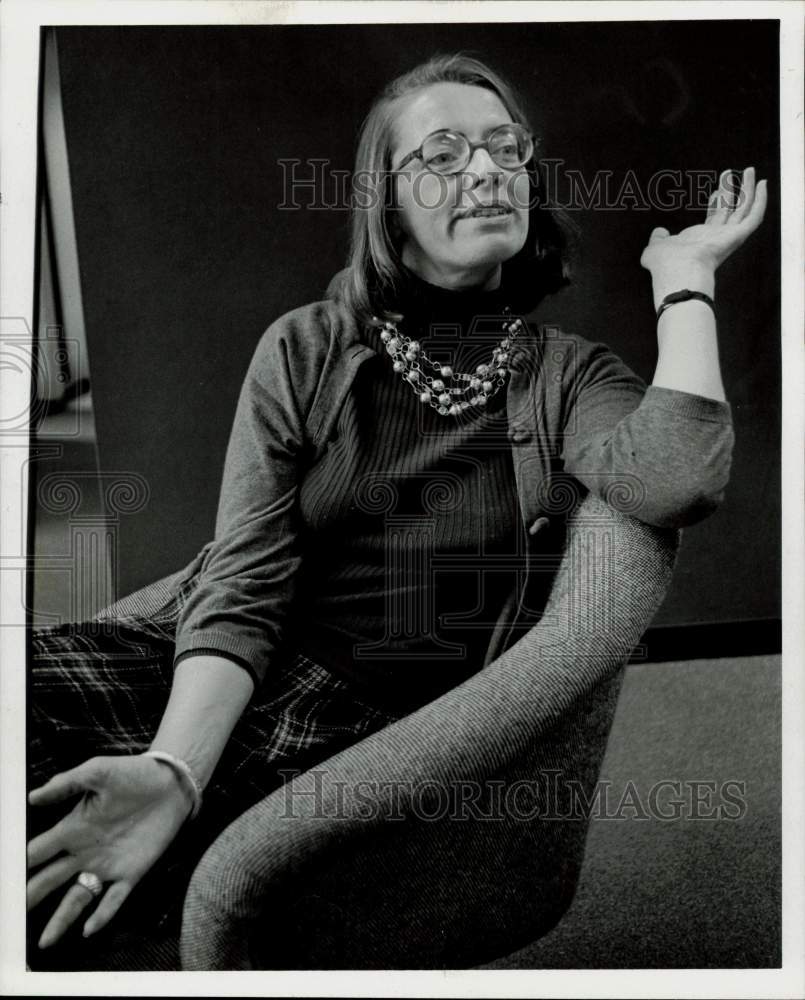 1973 Press Photo Jan Howard, writer during a Houston interview. - hpa72036- Historic Images