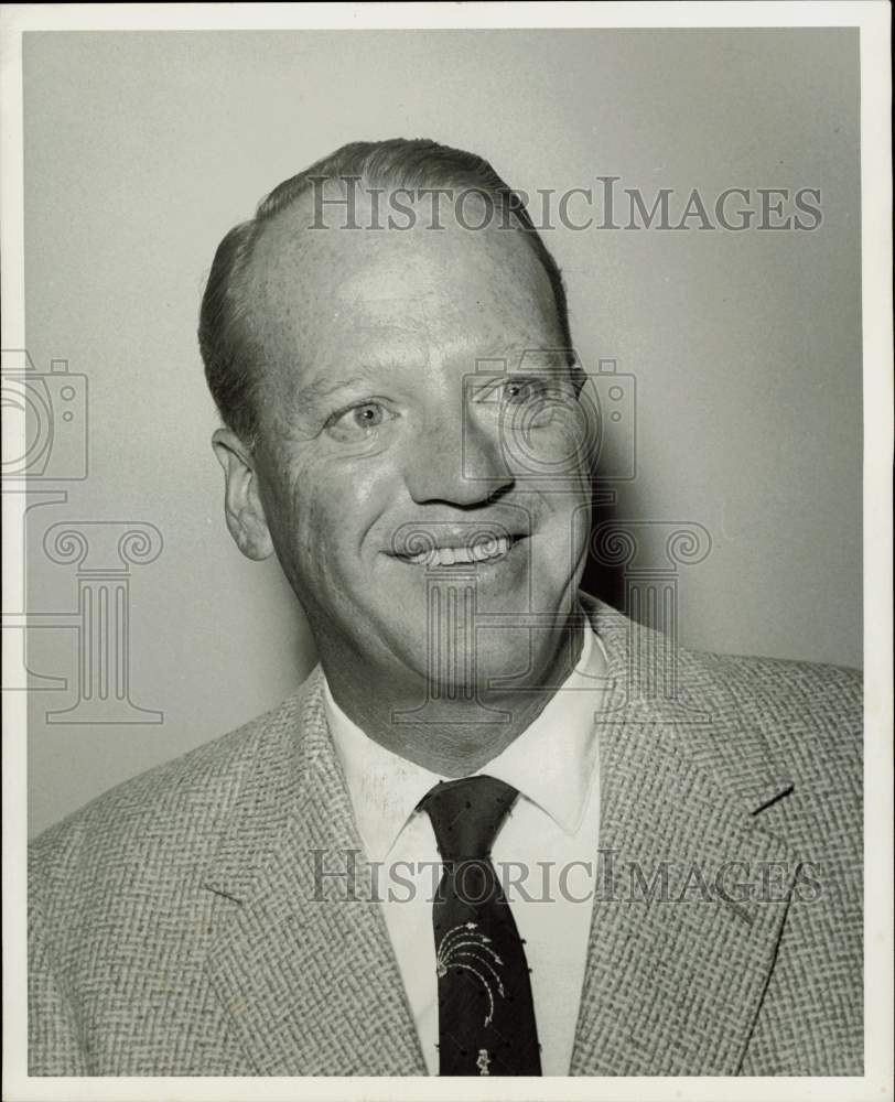 1957 Press Photo Ed Wayne, Northshore Merchants Association president.- Historic Images