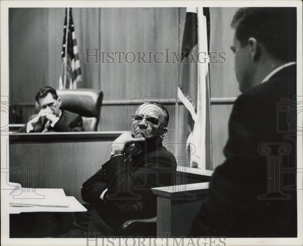 1964 Press Photo Marvin Jackson, Pasadena City Secretary, testifies in TX court.- Historic Images