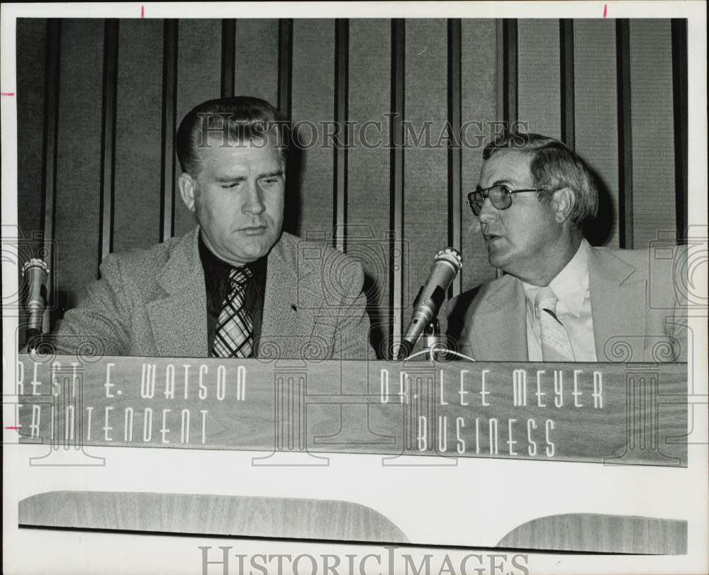 1975 Press Photo Dr. C.L. Meyer, superintendent Pasadena School Administration.- Historic Images