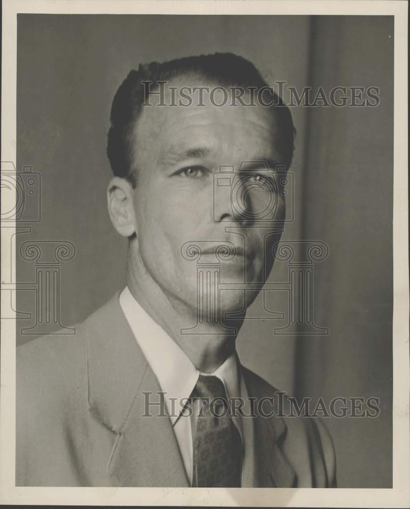 1949 Press Photo William Shirley, manager of a Valet Shop. - hpa75036- Historic Images