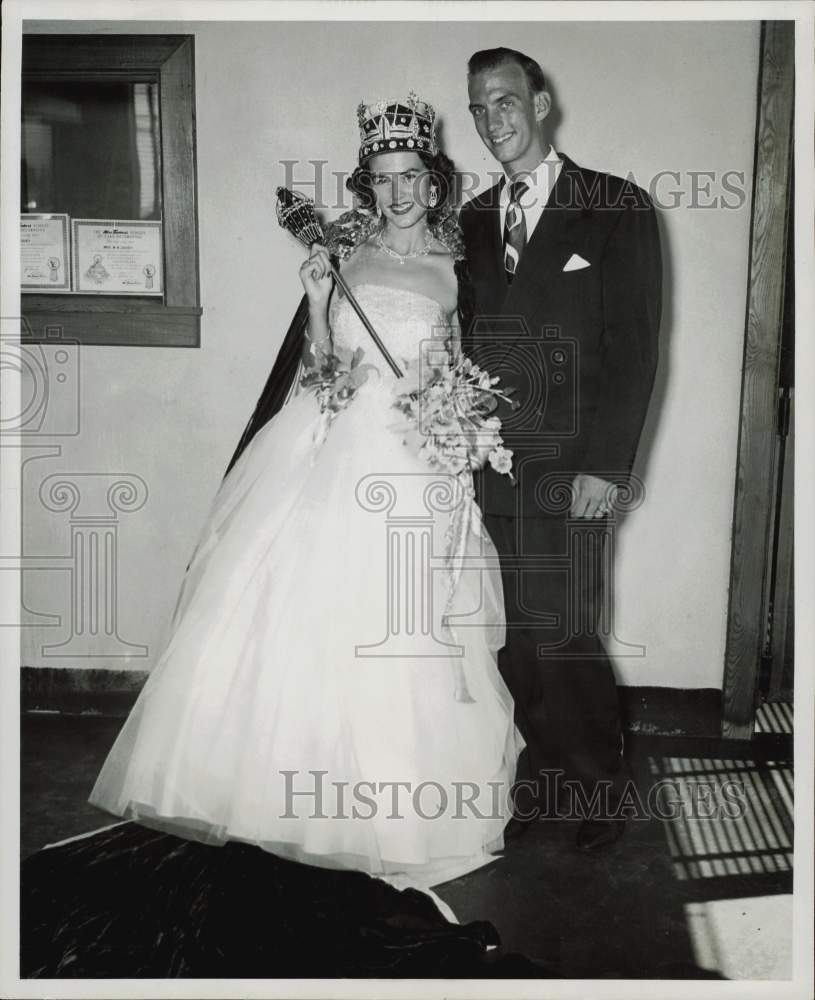 1951 Press Photo Mary Lipscomb, Bay City&#39;s Rice Festival Queen with Bob Smith.- Historic Images