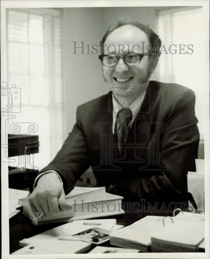 1972 Press Photo Dr. Ronald Rea, Model Cities acting director - hpa77878- Historic Images