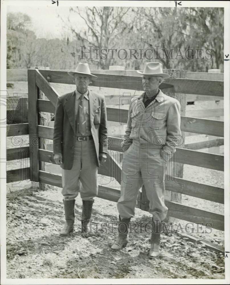 1955 Press Photo Stephen S. Perry, Sr. and Jr., Stephen Austin descendants.- Historic Images