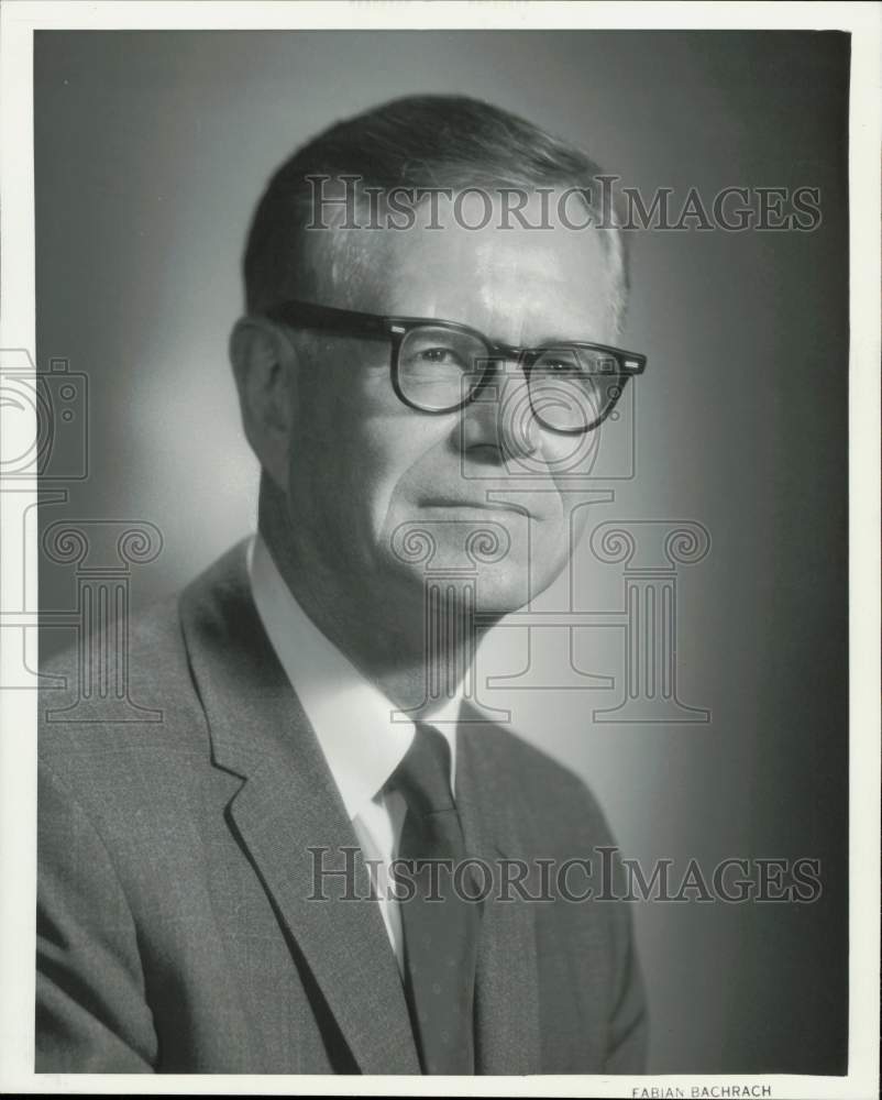 1972 Press Photo Dr. James O&#39;Leary, U.S. Trust Company of New York vice chairman- Historic Images