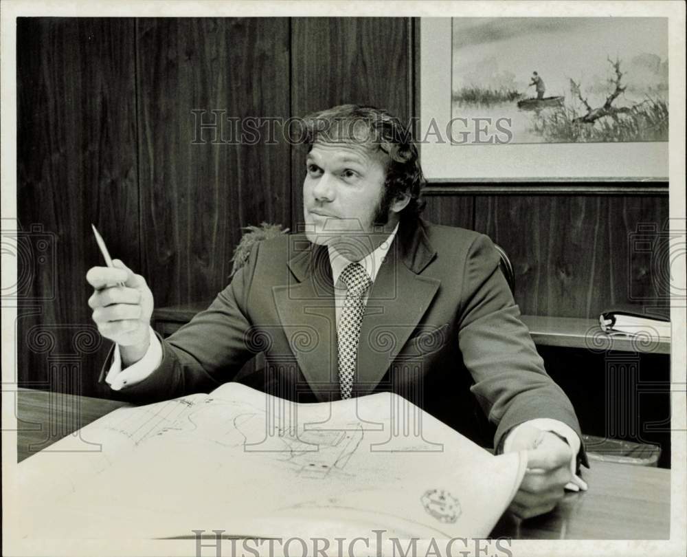 1973 Press Photo Kilburn Moore, owner of &quot;Key&quot; Moore Company. - hpa78913- Historic Images