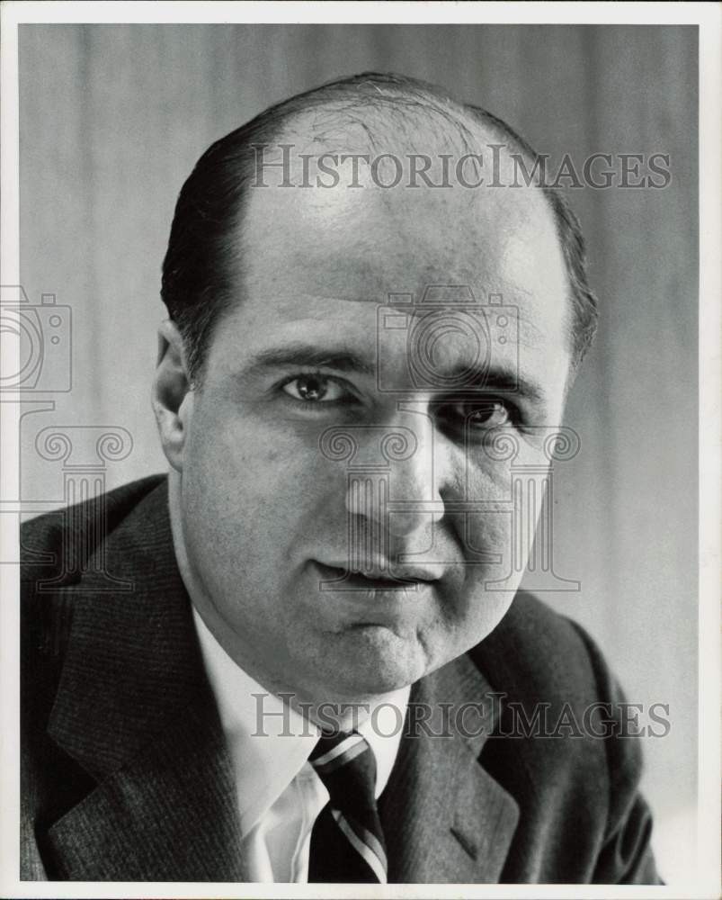 1962 Press Photo Willard C. Rappleye, Jr., editor of American Banker newspaper- Historic Images