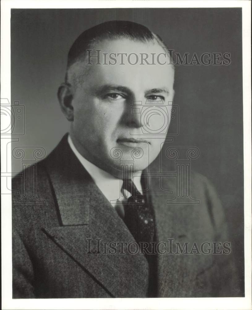 1948 Press Photo Otis Waller, general sales manager, Buick Motor Division of GM- Historic Images