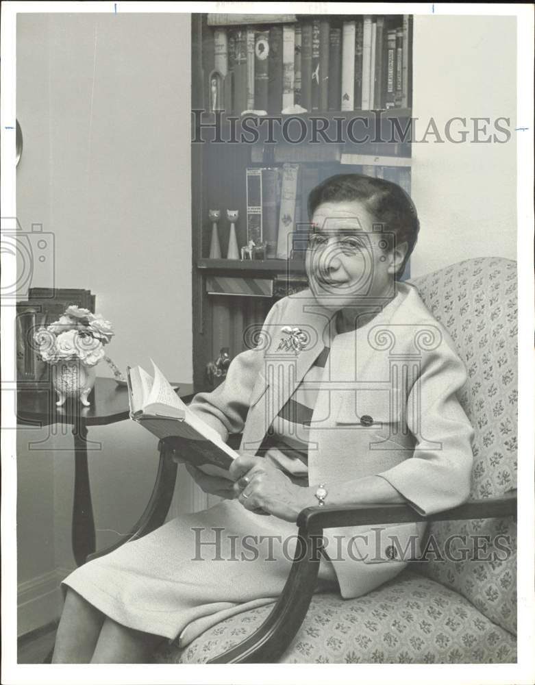 1964 Press Photo Sylvia Norman, London novelist. - hpa80592- Historic Images