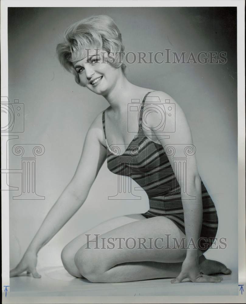 1961 Press Photo Karen Elaine Taylor, Miss Photoflash entry in Houston, Texas.- Historic Images