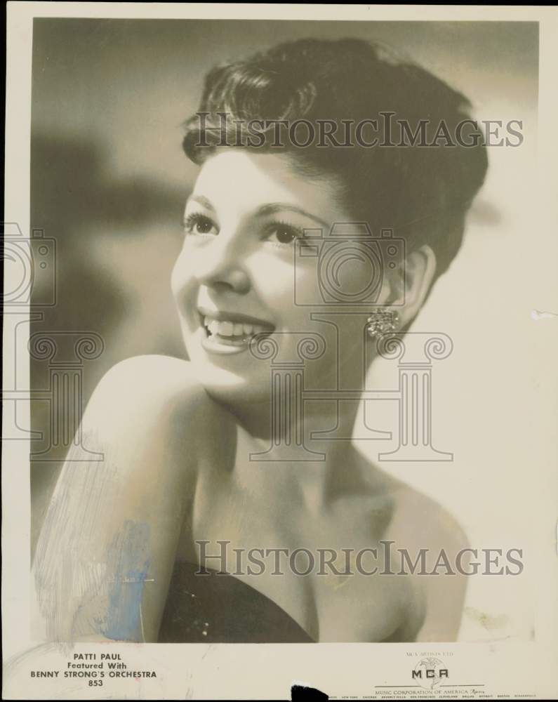 1967 Press Photo Patti Paul, singer with Benny Strong&#39;s Orchestra. - hpa84283- Historic Images