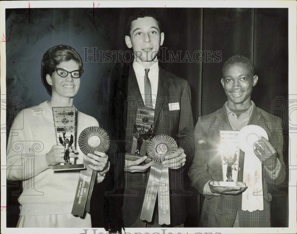 1964 Press Photo Fair winners Cynthia Matzke, Nathan Isgur and Arthur Petterway.- Historic Images