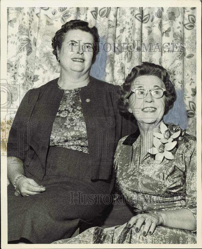 1962 Press Photo Etta Jane Butler and Joella Butler, Altrusa officials.- Historic Images