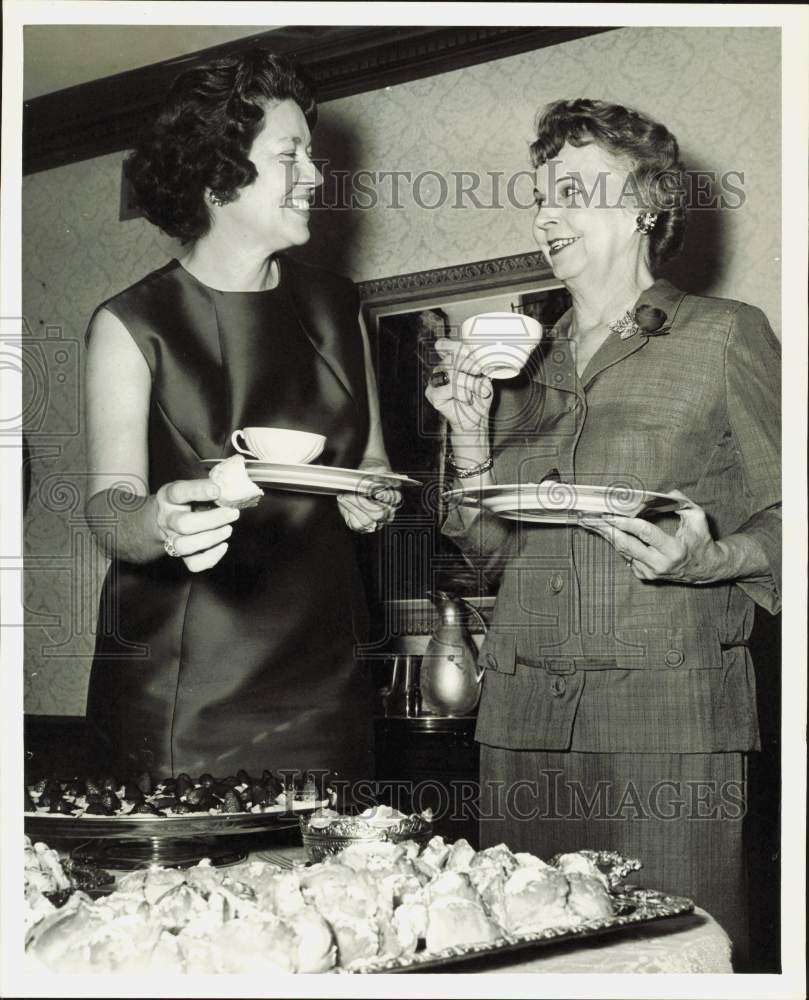 1967 Press Photo Mrs. Roy Olsen and Grace Winn attend luncheon. - hpa85343- Historic Images