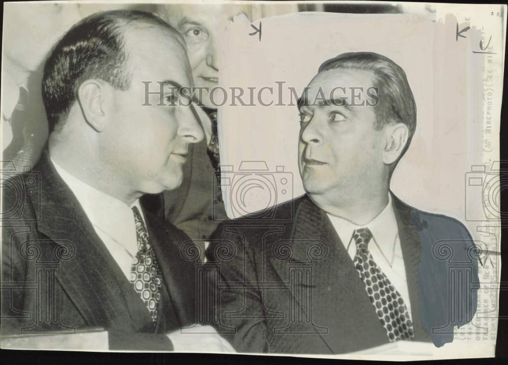 1946 Press Photo William O&#39;Dwyer, right, and friend confer - hpa85606- Historic Images