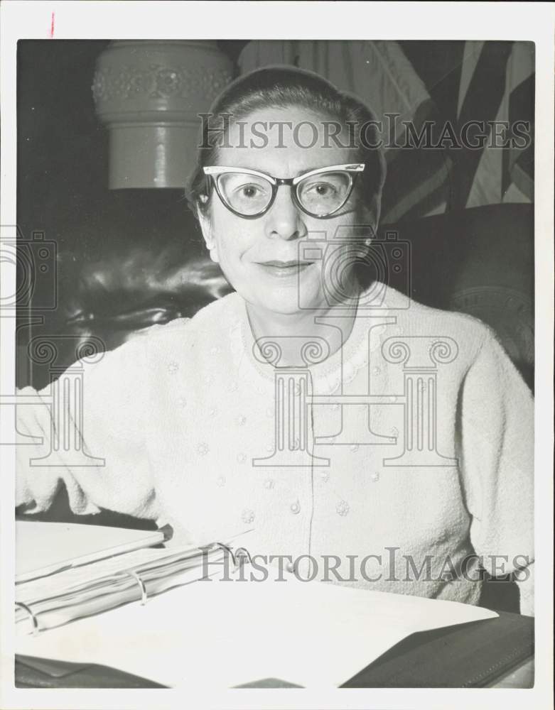 1961 Press Photo Mary Joe Carroll, official Parliamentarian for the Senate- Historic Images