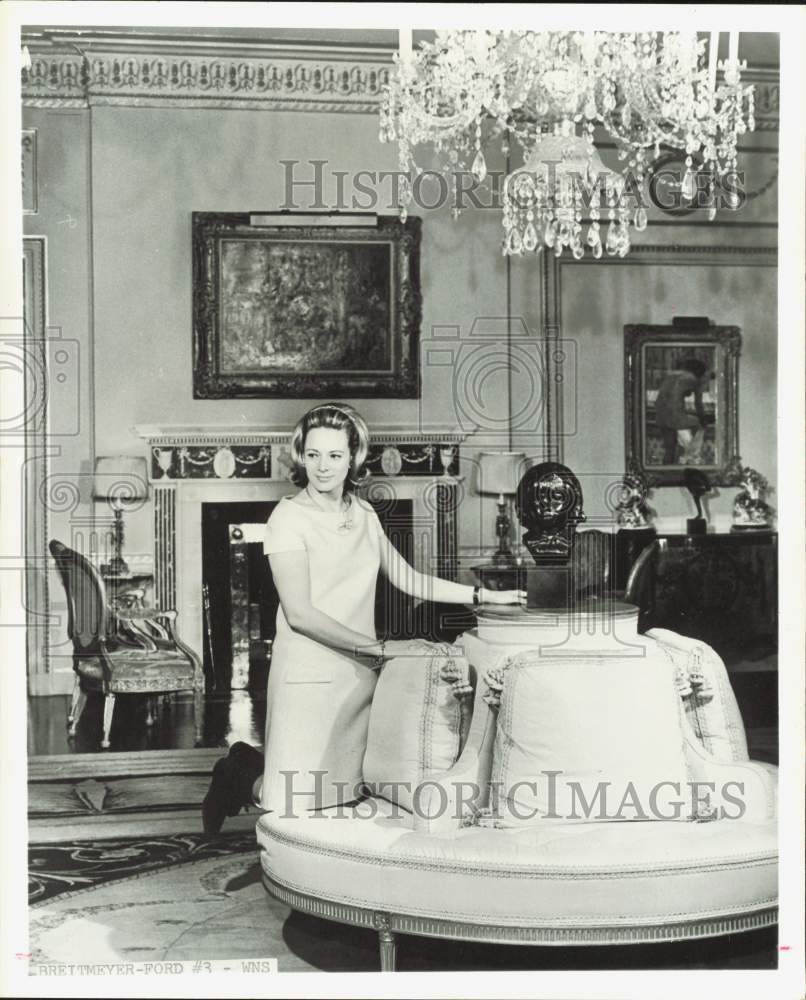 1965 Press Photo Charlotte Ford in Drawing Room of Detroit Home - hpa86628- Historic Images