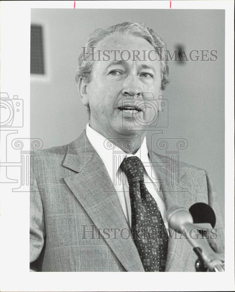 1974 Press Photo Waggoner Carr, Former Texas Attorney General - hpa86877- Historic Images