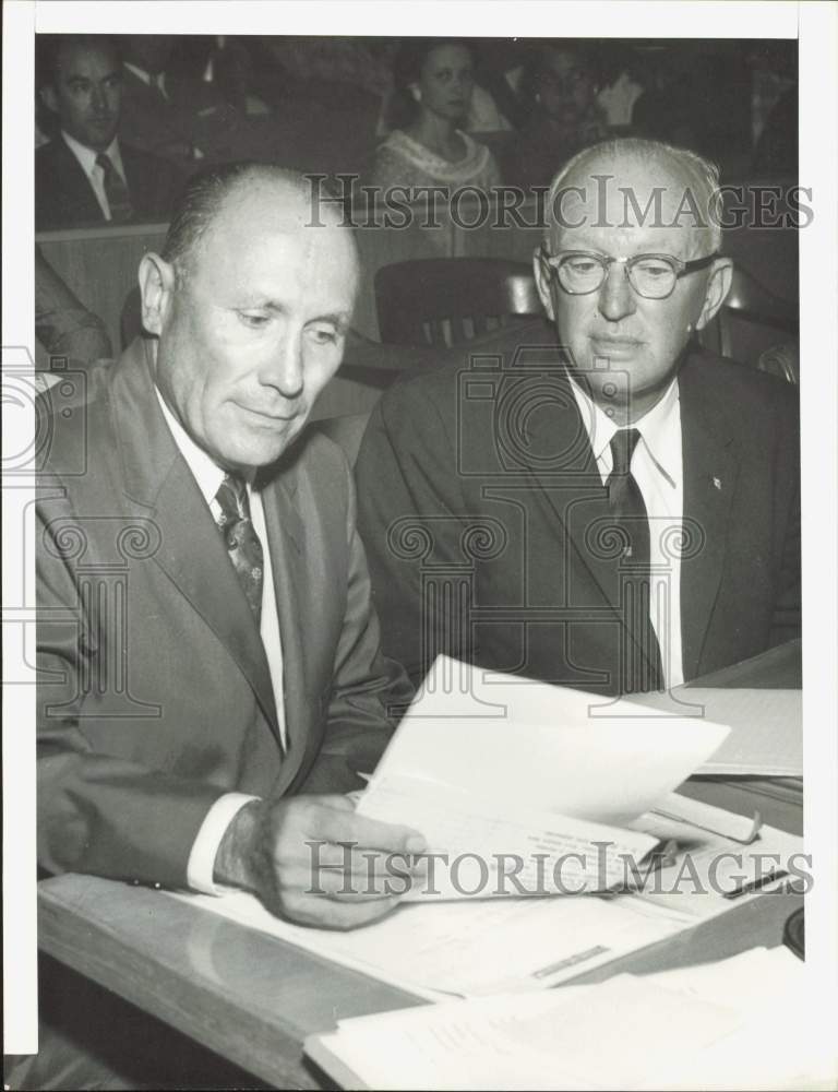 1958 Press Photo J. Edward Johnson &amp; Dallas M. Parnell During Trial, Dallas- Historic Images