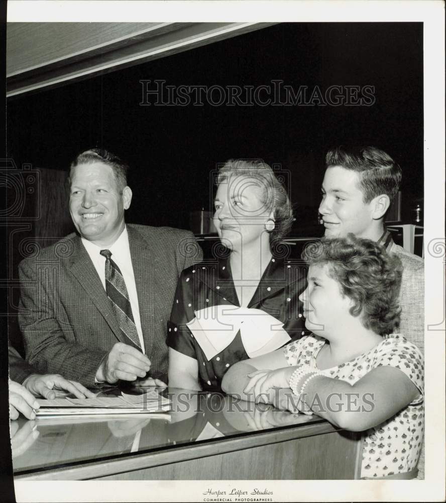 1958 Press Photo Allstate Insurance Agent Jack Chappell Sells First Policy- Historic Images