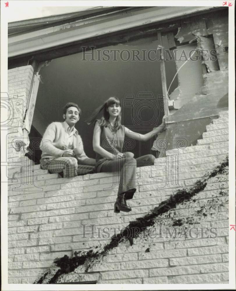 1971 Press Photo Harris County Tornado Victims Mr. and Mrs. Ronnie Smith- Historic Images